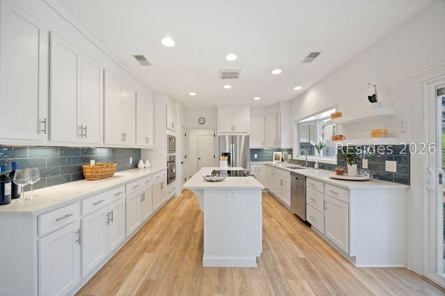 10 Sagebush Ln, Hilton Head Island, SC 29926