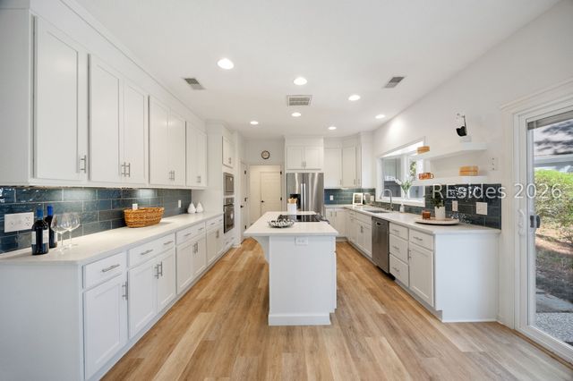 10 Sagebush Ln, Hilton Head Island, SC 29926