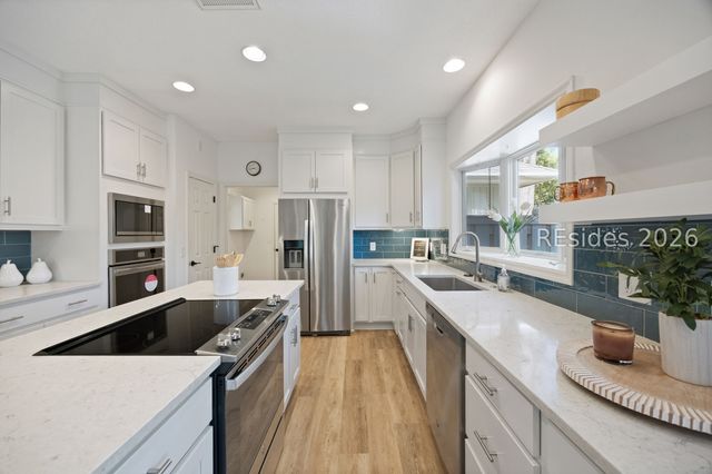 10 Sagebush Ln, Hilton Head Island, SC 29926