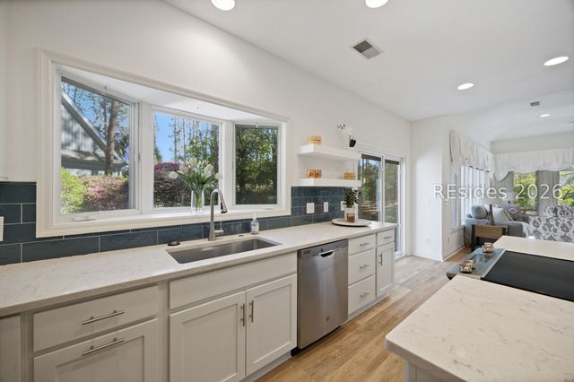 10 Sagebush Ln, Hilton Head Island, SC 29926