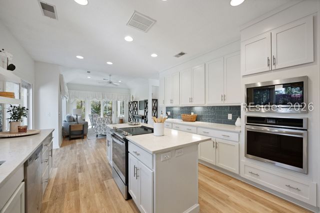 10 Sagebush Ln, Hilton Head Island, SC 29926