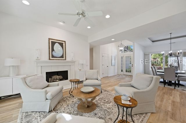 10 Sagebush Ln, Hilton Head Island, SC 29926