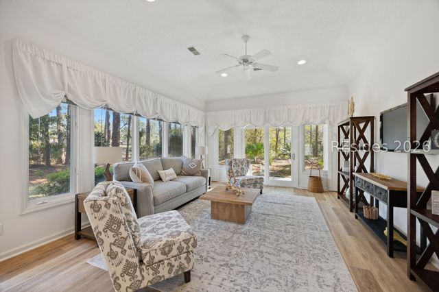 10 Sagebush Ln, Hilton Head Island, SC 29926