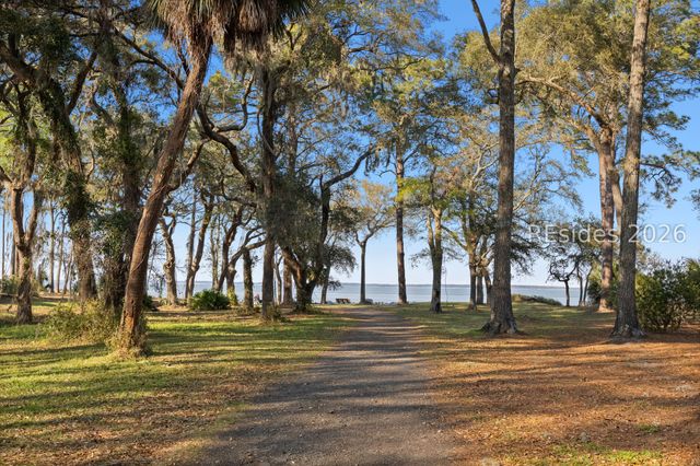 10 Sagebush Ln, Hilton Head Island, SC 29926
