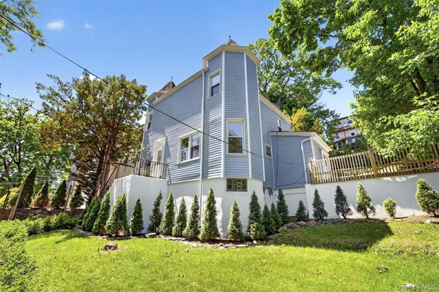 15 Desmond Avenue, Bronxville, NY 10708