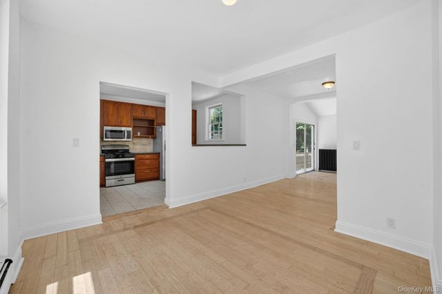 15 Desmond Avenue, Bronxville, NY 10708