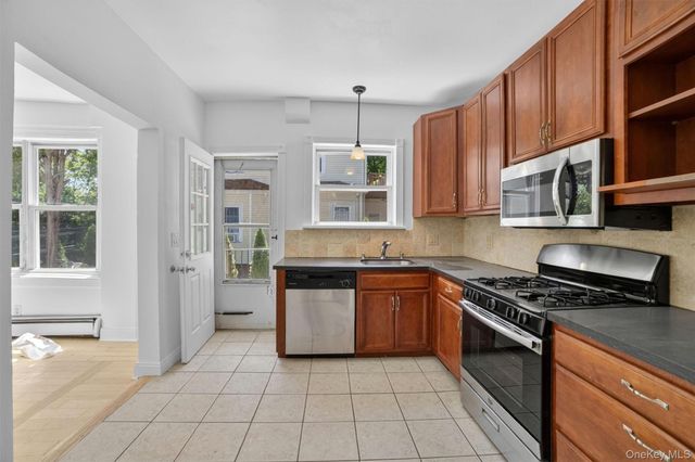 15 Desmond Avenue, Bronxville, NY 10708