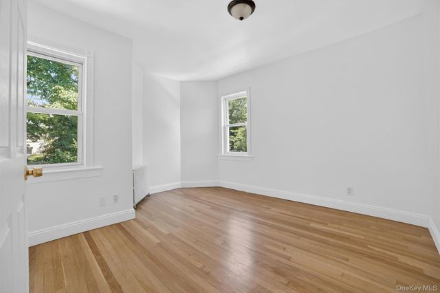 15 Desmond Avenue, Bronxville, NY 10708