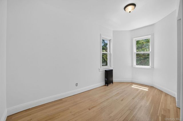 15 Desmond Avenue, Bronxville, NY 10708