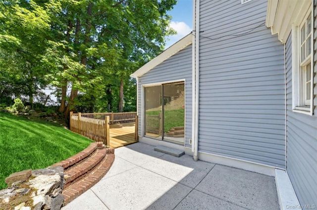 15 Desmond Avenue, Bronxville, NY 10708