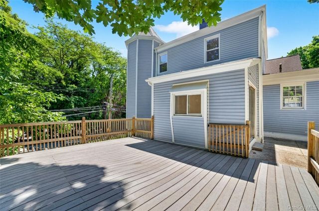 15 Desmond Avenue, Bronxville, NY 10708