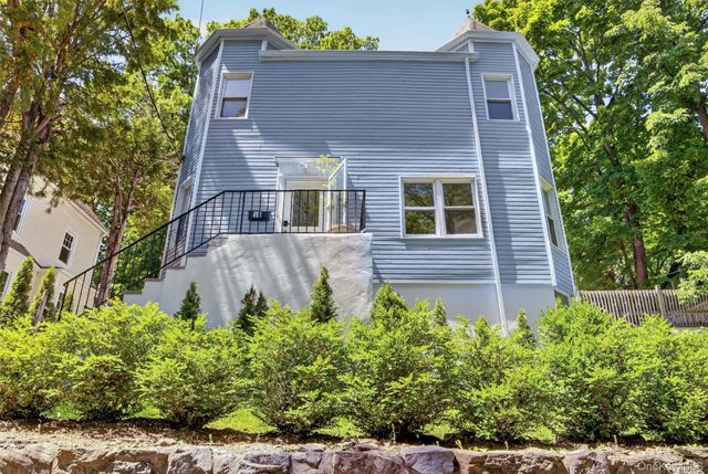 15 Desmond Avenue, Bronxville, NY 10708