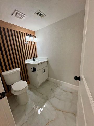 12303 Split Rail Lane, Houston, TX 77071