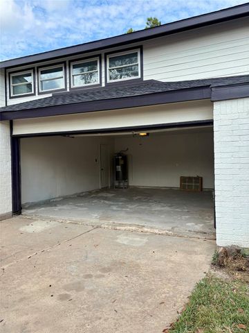 12303 Split Rail Lane, Houston, TX 77071