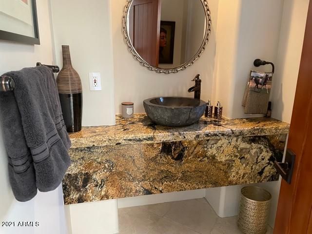 9915 E GRAYTHORN Drive, Scottsdale, AZ 85262