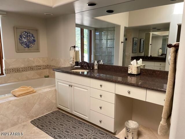 9915 E GRAYTHORN Drive, Scottsdale, AZ 85262