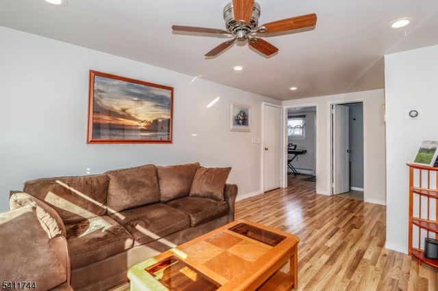 20 Alastair Pl, Woodbridge Twp., NJ 07067