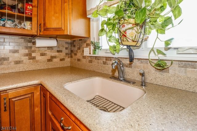 20 Alastair Pl, Woodbridge Twp., NJ 07067