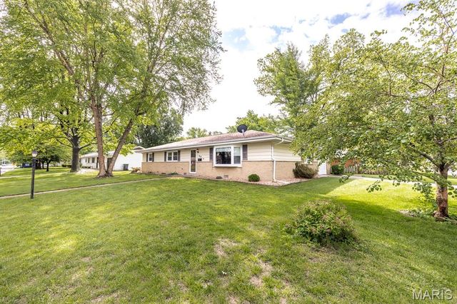 414 Bel Air Drive, Mascoutah, IL 62258