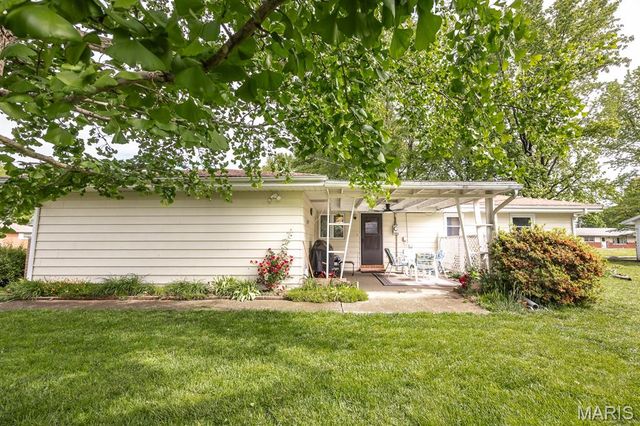 414 Bel Air Drive, Mascoutah, IL 62258