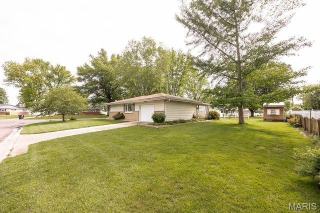 414 Bel Air Drive, Mascoutah, IL 62258