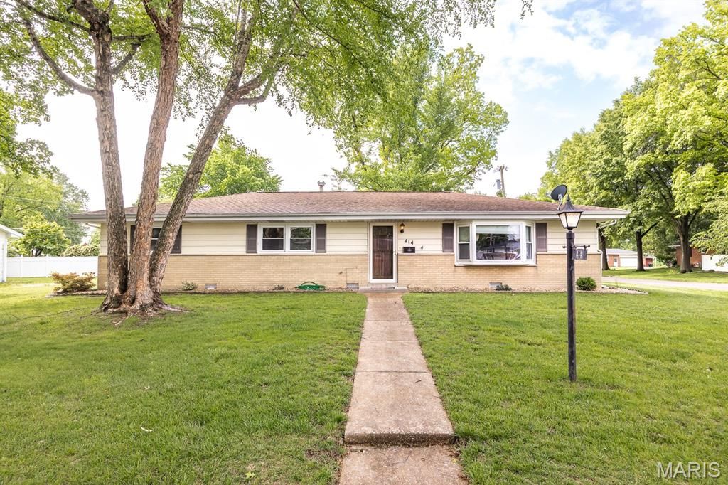 414 Bel Air Drive, Mascoutah, IL 62258