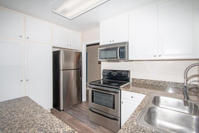 17093 W Bernardo Dr 202, San Diego, CA 92127