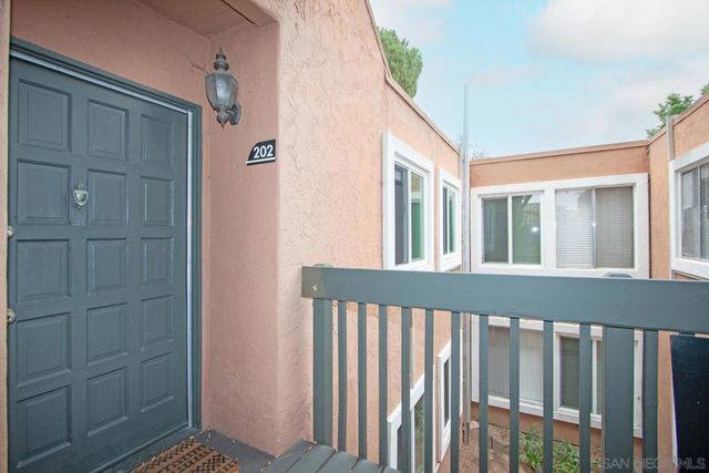 17093 W Bernardo Dr 202, San Diego, CA 92127