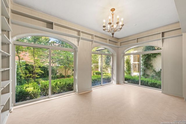 107 Thelma, San Antonio, TX 78212