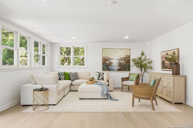 107 Thelma, San Antonio, TX 78212