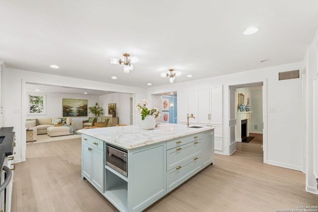 107 Thelma, San Antonio, TX 78212