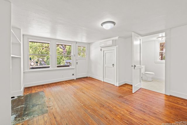 107 Thelma, San Antonio, TX 78212