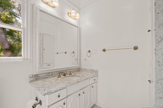 107 Thelma, San Antonio, TX 78212