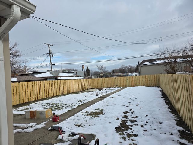 16523 Green Street, Harvey, IL 60426