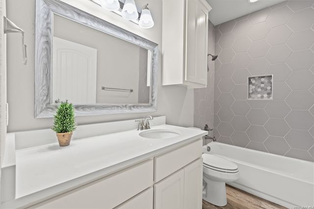 1361 Yaupon, Fischer, TX 78623