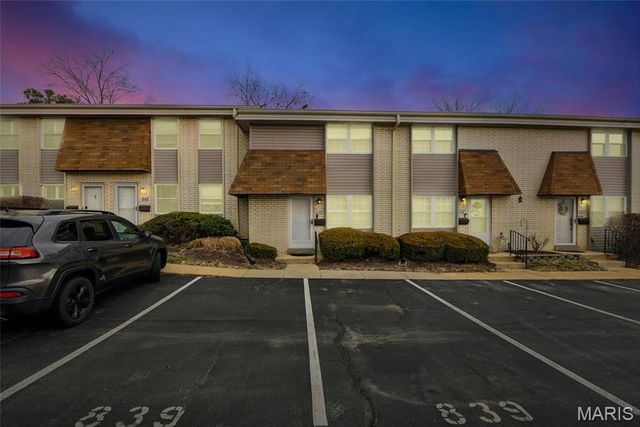 839 Lilybud Court, Ballwin, MO 63011