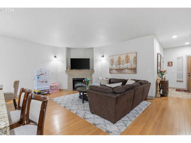 1965 Ne 48TH Way, Hillsboro, OR 97124