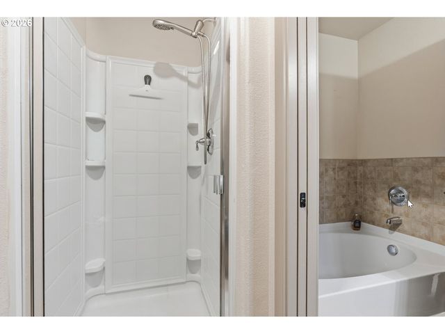 1965 Ne 48TH Way, Hillsboro, OR 97124