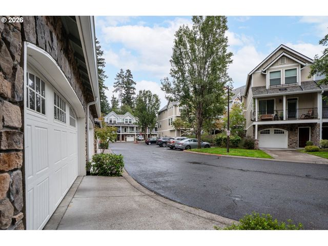 1965 Ne 48TH Way, Hillsboro, OR 97124