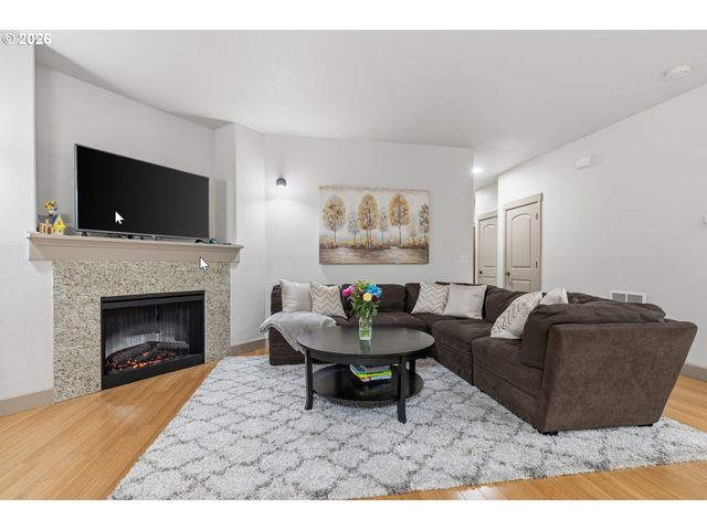 1965 Ne 48TH Way, Hillsboro, OR 97124