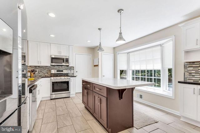 8923 TURKEY HILL RD, La Plata, MD 20646