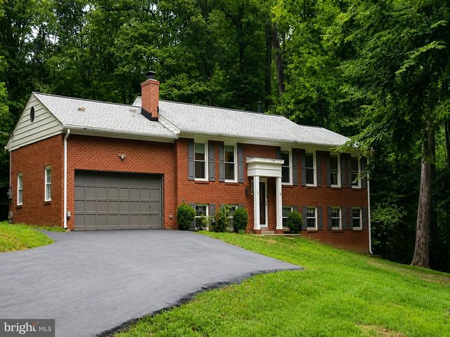 8923 TURKEY HILL RD, La Plata, MD 20646