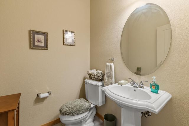 5006 Swallow Court, Klamath Falls, OR 97601