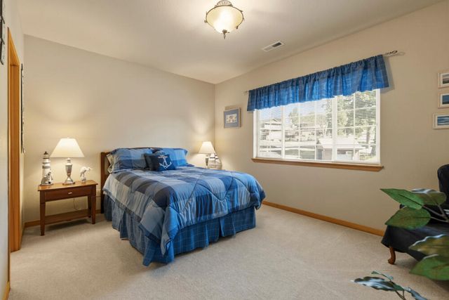 5006 Swallow Court, Klamath Falls, OR 97601