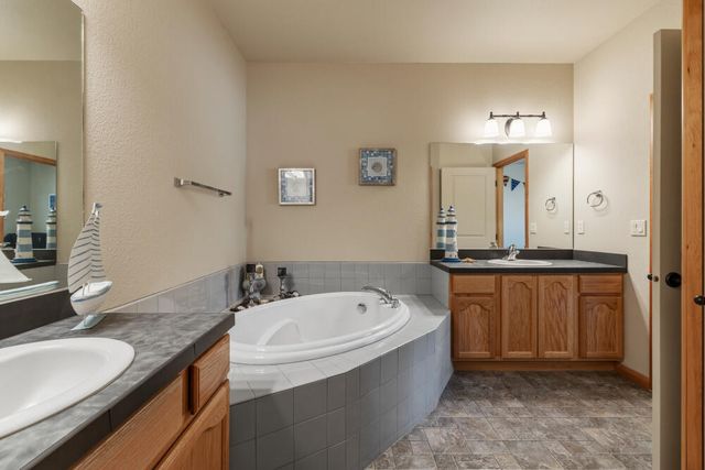 5006 Swallow Court, Klamath Falls, OR 97601