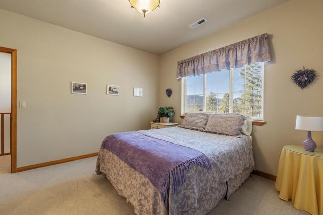 5006 Swallow Court, Klamath Falls, OR 97601