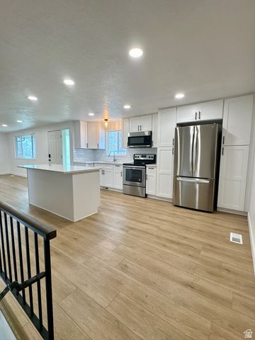 954 E CARNATION DR, White City, UT 84094