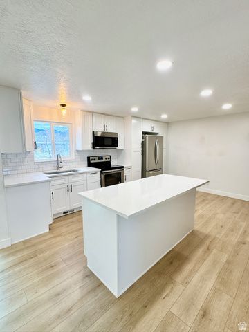 954 E CARNATION DR, White City, UT 84094