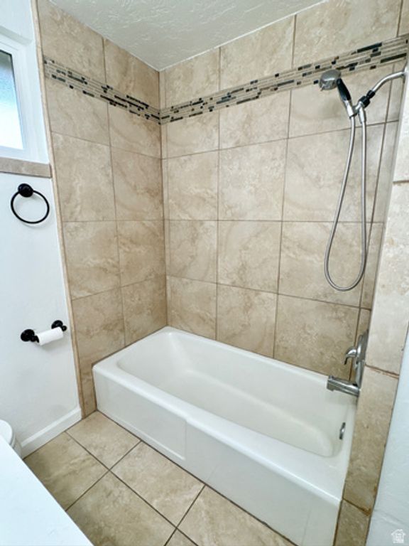 Image 13 of property listing at 954 E CARNATION DR, White City, UT 84094