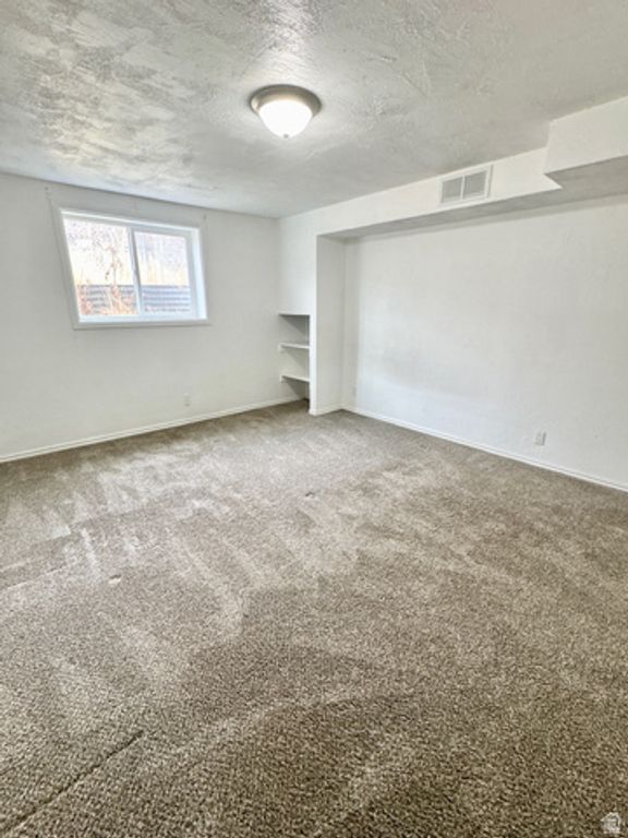 Image 17 of property listing at 954 E CARNATION DR, White City, UT 84094